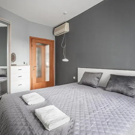 Urban Jungle Oasis King With Free Parking Daire *