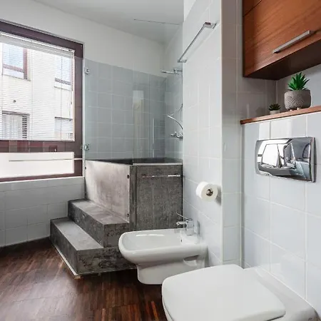 Urban Jungle Oasis King With Free Parking * Budapest