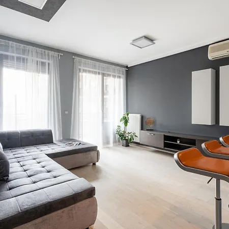 Urban Jungle Oasis King With Free Parking Apartment Budapest