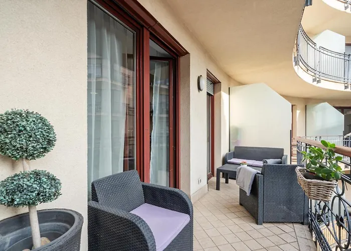Urban Jungle Oasis King With Free Parking Appartamento