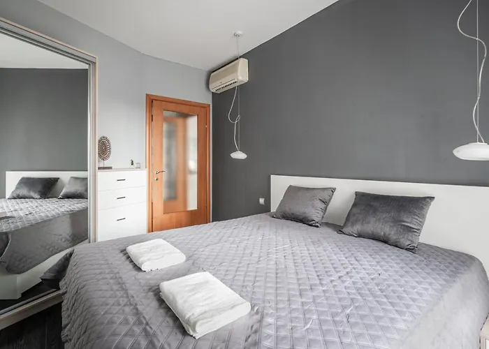 Urban Jungle Oasis King With Free Parking Appartamento *
