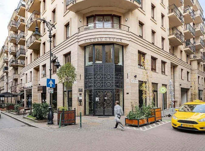 Urban Jungle Oasis King With Free Parking Appartamento Budapest